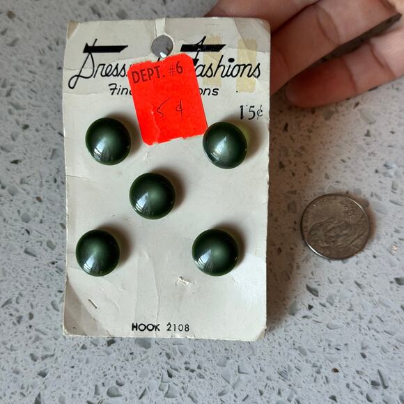 NEW Vintage 1950s Green Dress Fashions Buttons on Card Shank Round - Picture 1 of 6